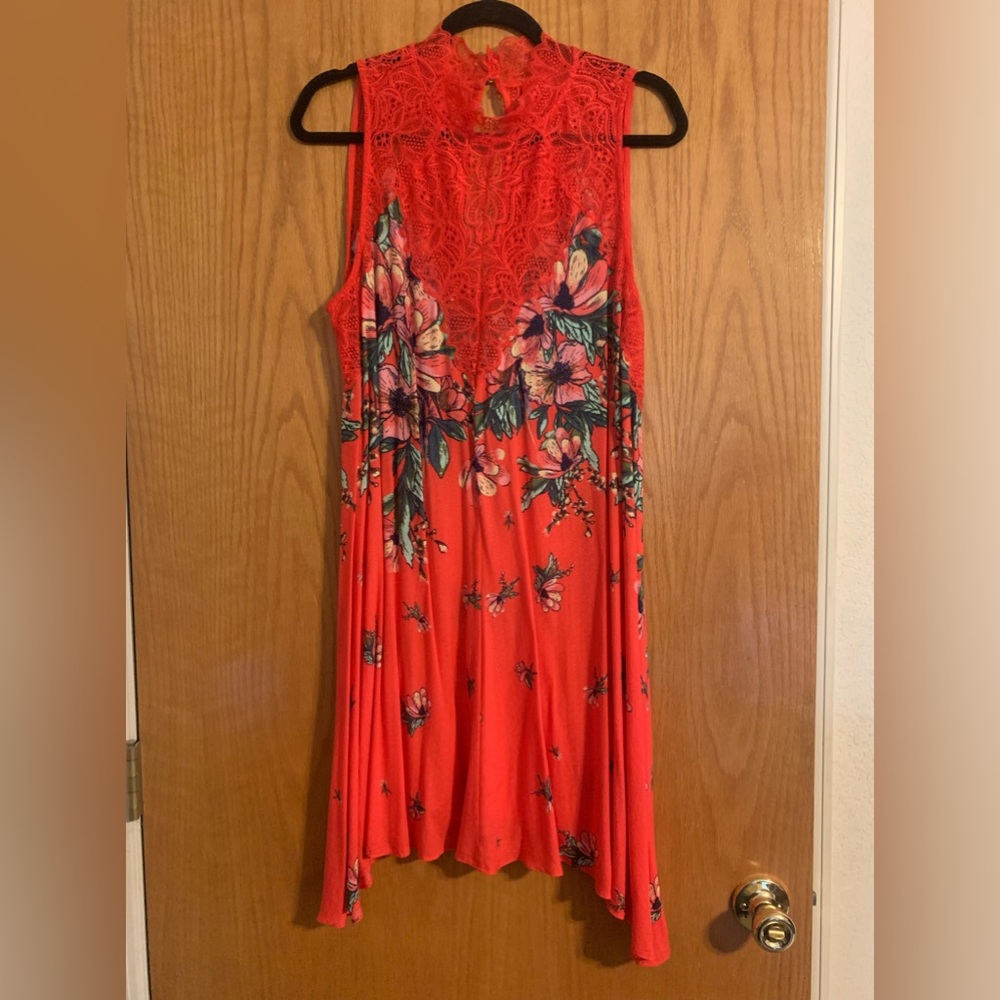 NEW Free People w/o tags. Beautiful red dress.